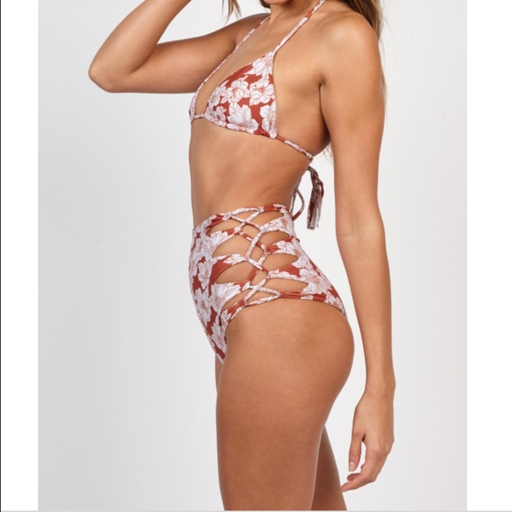 Acacia Queen's Bottom in Rust Magnolia, XS
